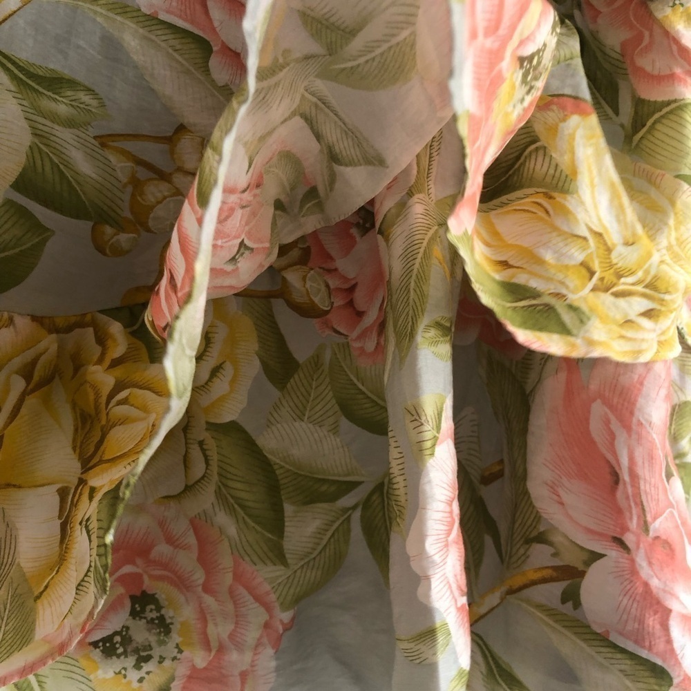 NWT Express High Waisted Asymmetrical Ruffle Mini Skirt in size 12 - Picture 4 of 12